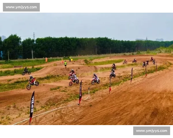 极速狂飙赛道争锋 摩托车手燃情速度挑战极限