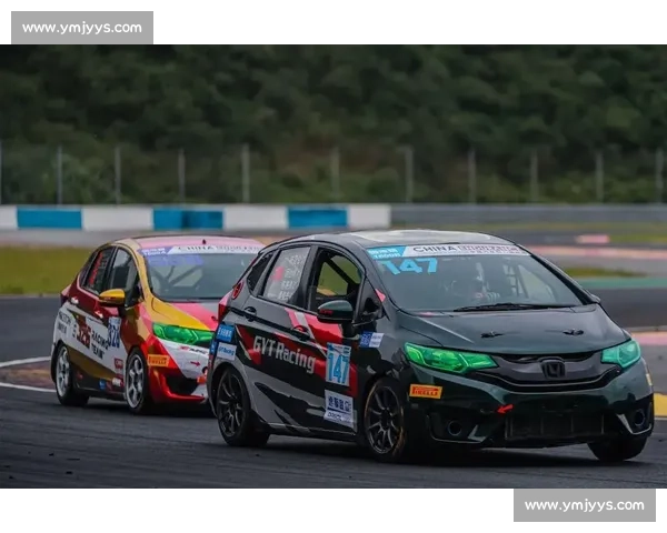 最新赛事精彩回顾:冠军争夺战激烈对决引发全场热议 - 副本 (2)